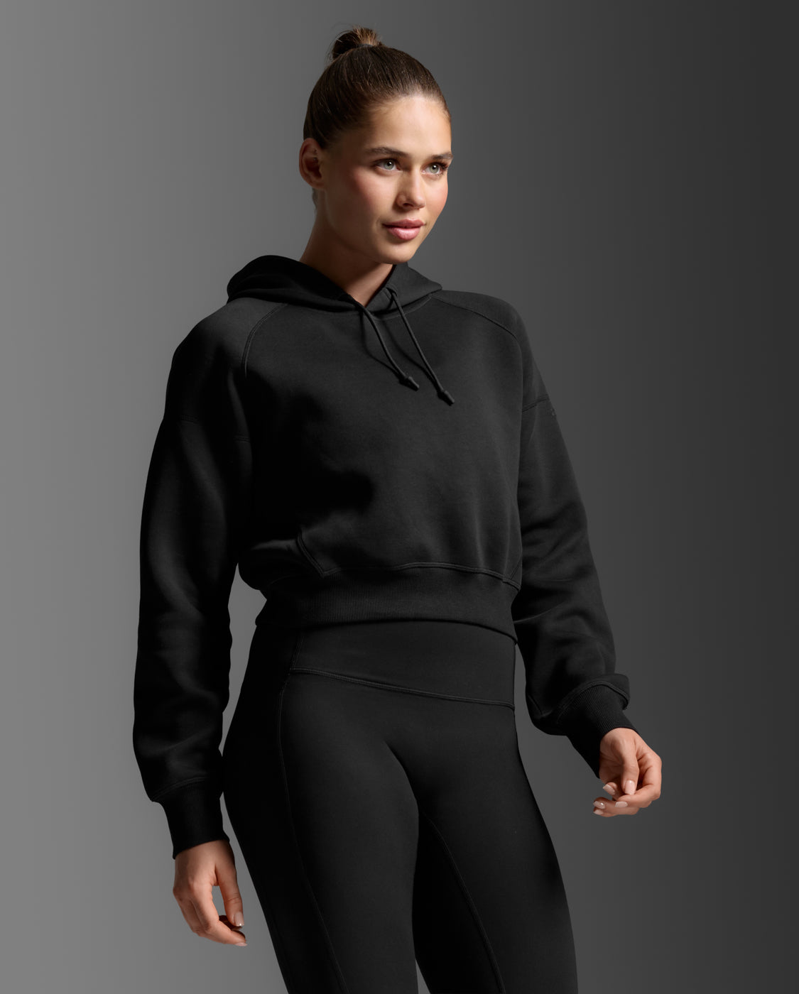 W Form Smooth Spacer Crop Hoodie 女士 舒適輕柔保暖短版機能連帽上衣|黑