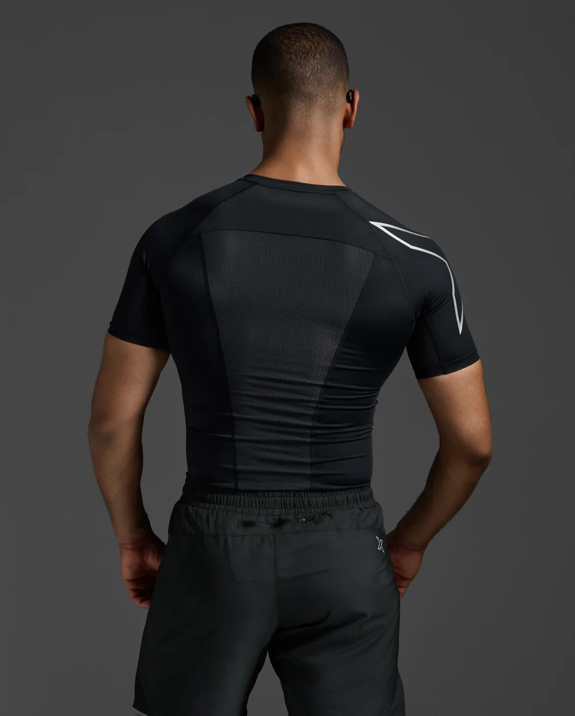 M Core Compression Short Sleeve 男士 核心機能速乾短袖壓縮上衣|黑/銀