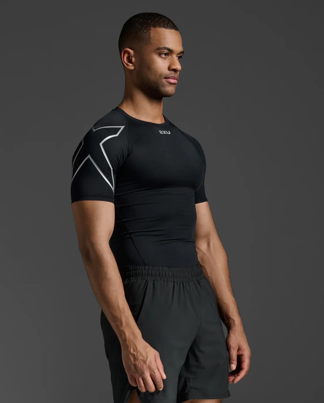 M Core Compression Short Sleeve 男士 核心機能速乾短袖壓縮上衣|黑/銀