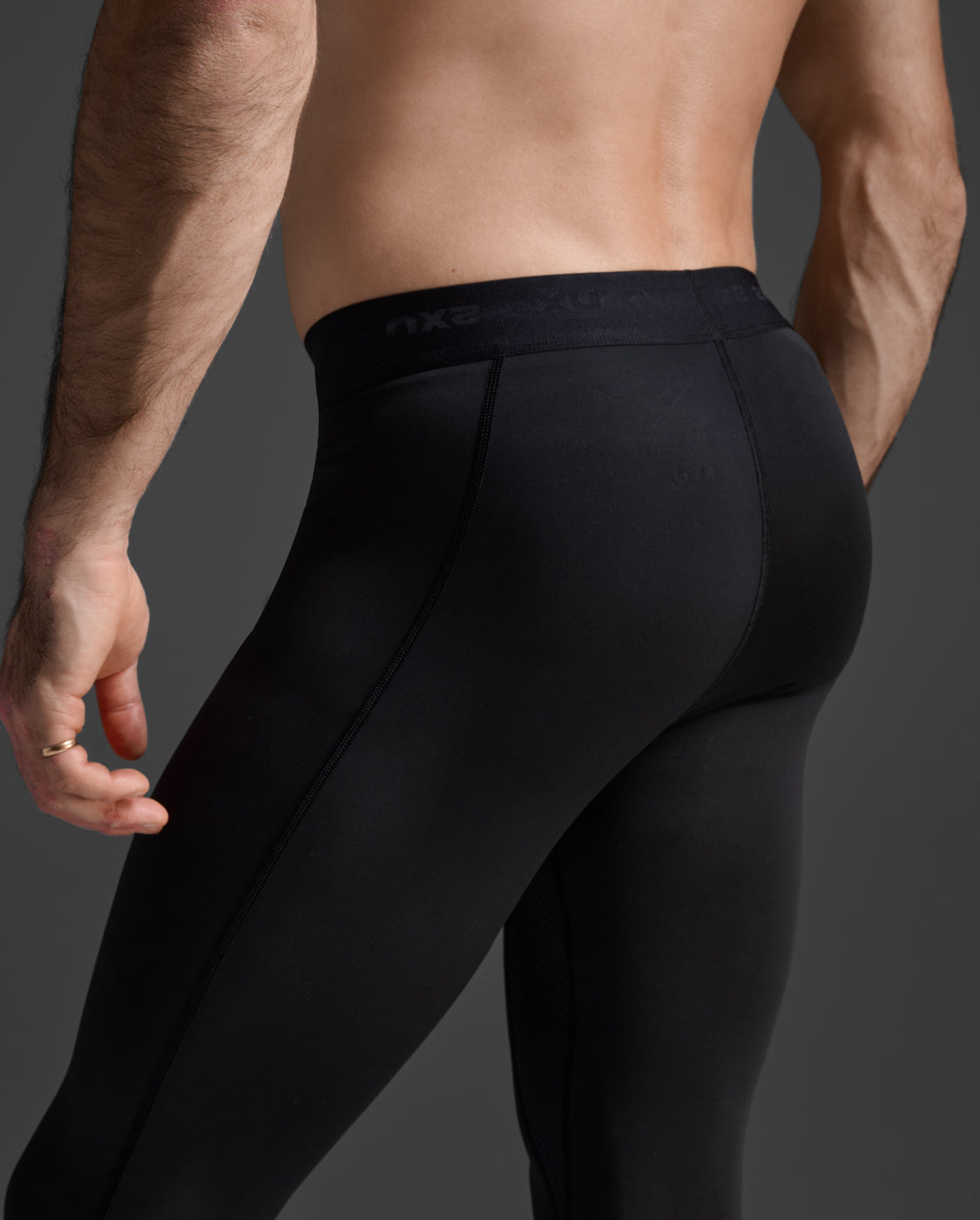 M Base Layer Compression Tights 男士 全長舒適涼感基礎款內搭壓縮褲|黑