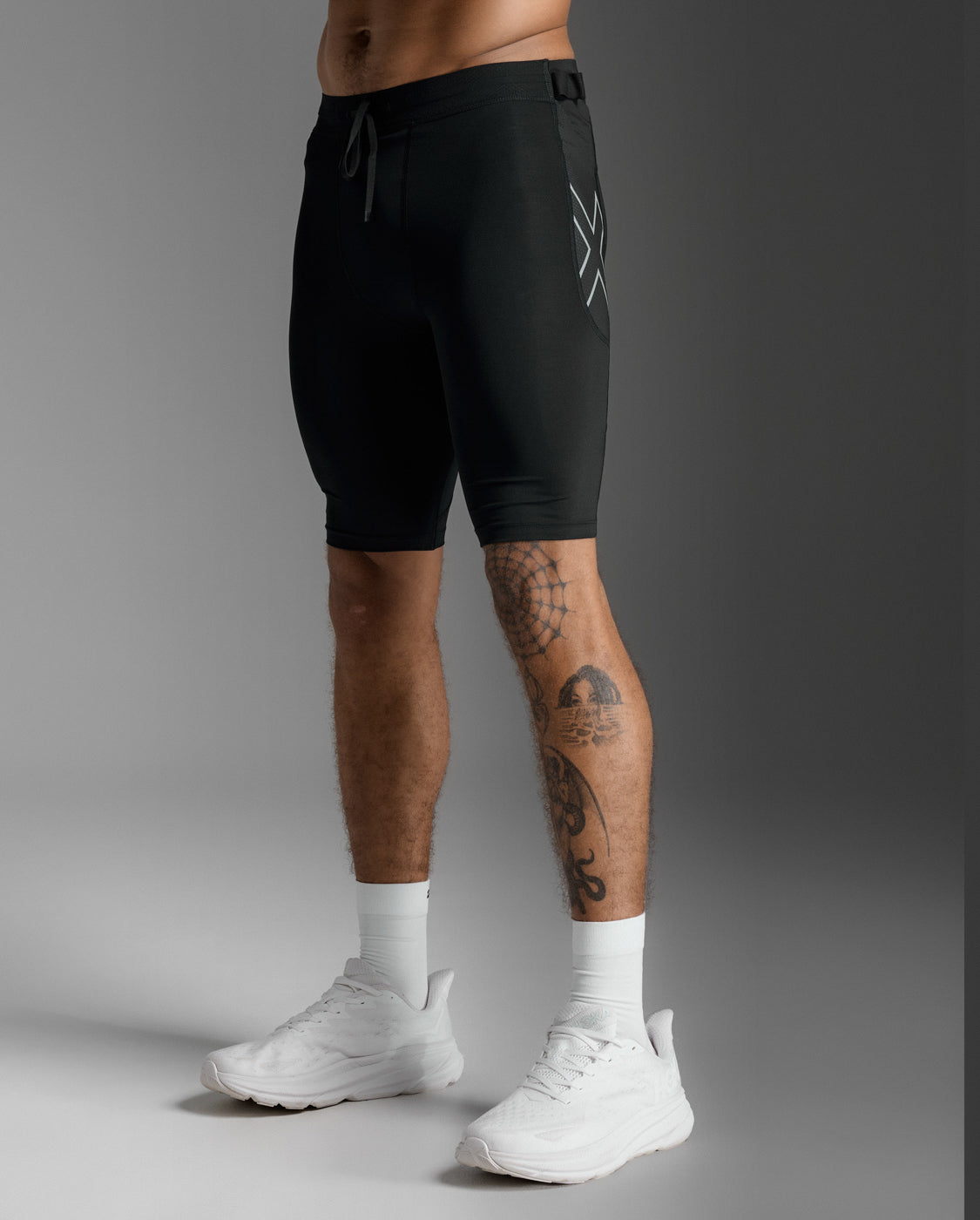 M Aero Mesh Compression Shorts 男士 暢跑多口袋壓縮短褲|黑