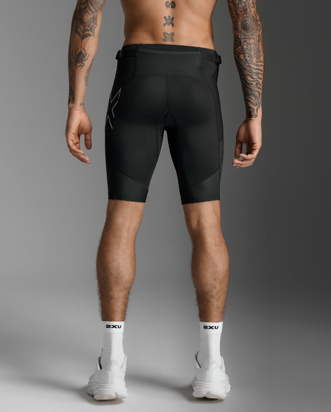 M Aero Mesh Compression Shorts 男士 暢跑多口袋壓縮短褲|黑