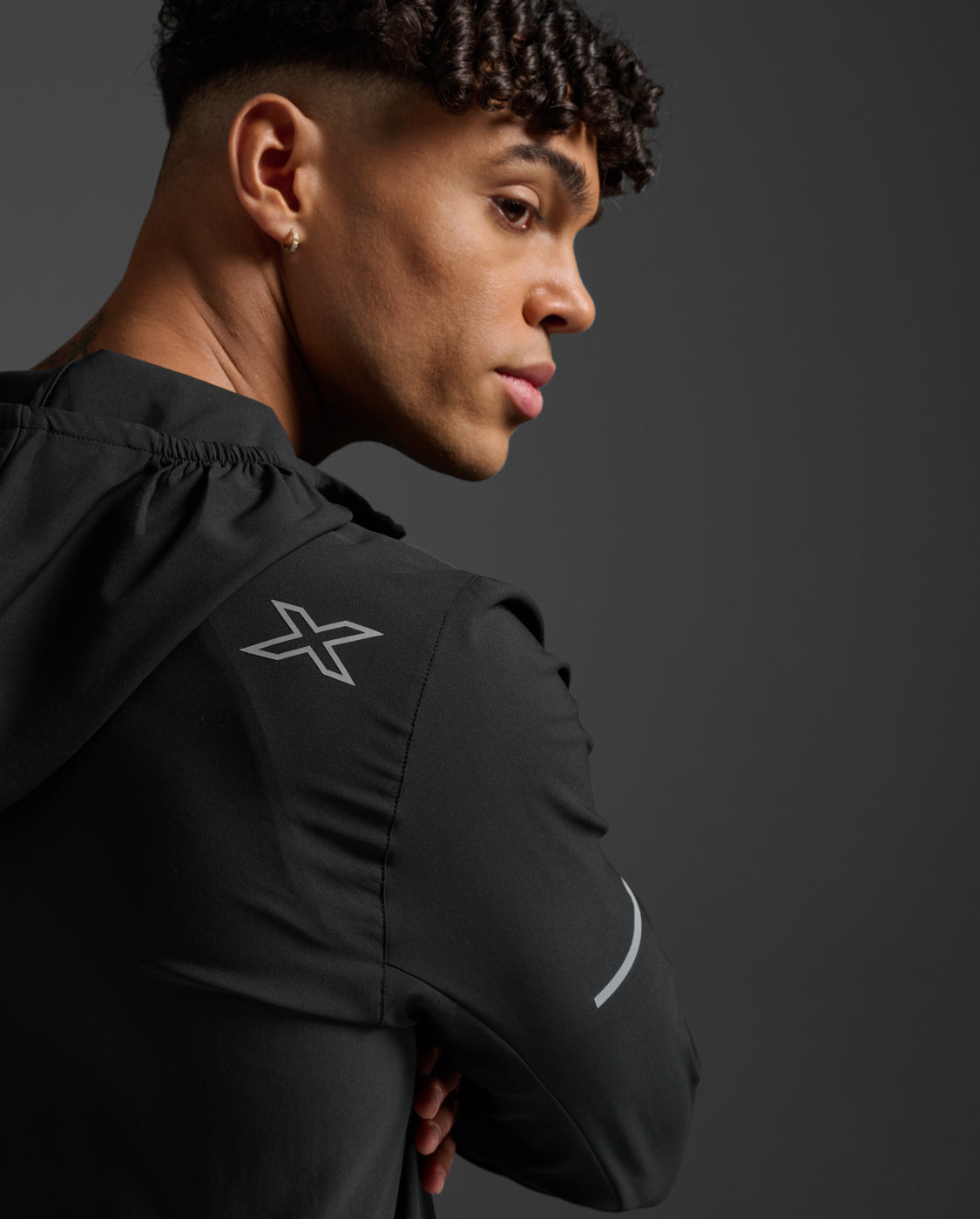 M Aero Jacket 男士 暢跑輕量防潑水機能夾克 | 黑