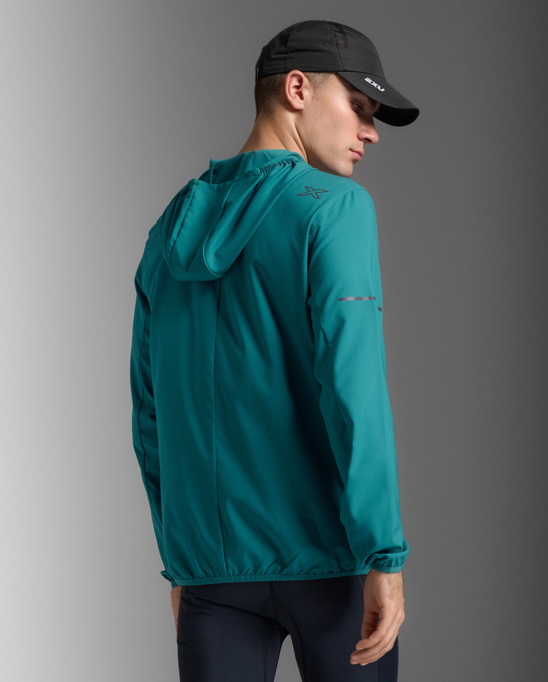 M Aero Jacket 男士 暢跑輕量防潑水機能夾克 | 森林綠