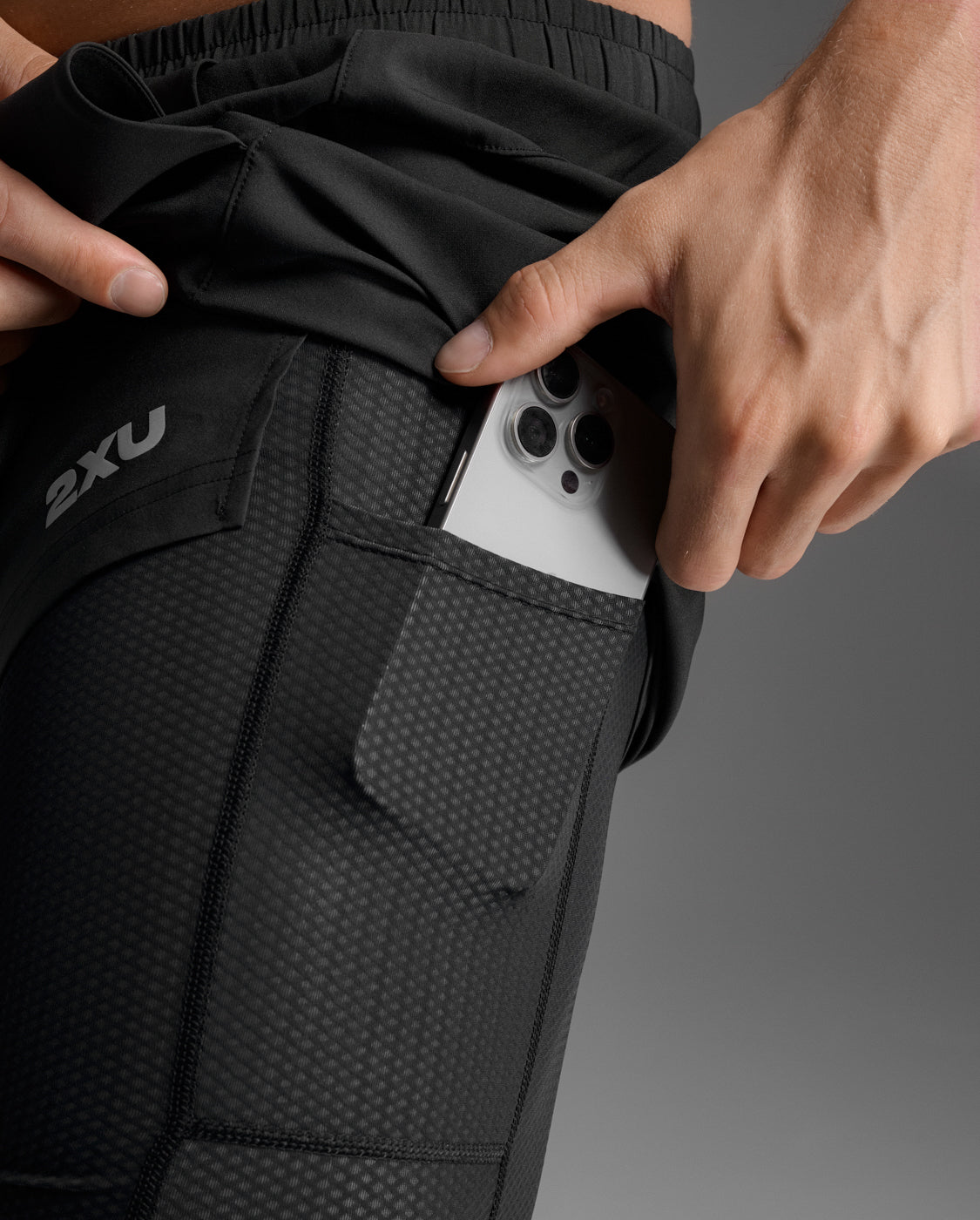 【限時優惠】M Aero Mesh 2-in-1 5 Inch Short 男士 輕盈涼感5吋雙層機能訓練短褲|黑