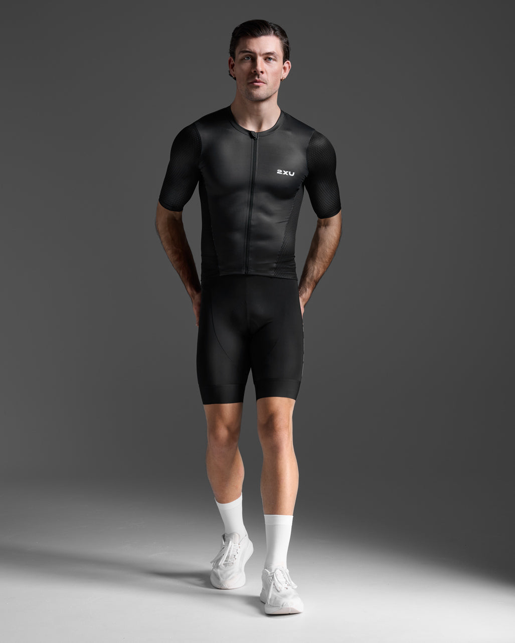 Aero Hex Tri Sleeved Top 男士 暢跑流體動能選手實戰有袖三鐵上衣|黑