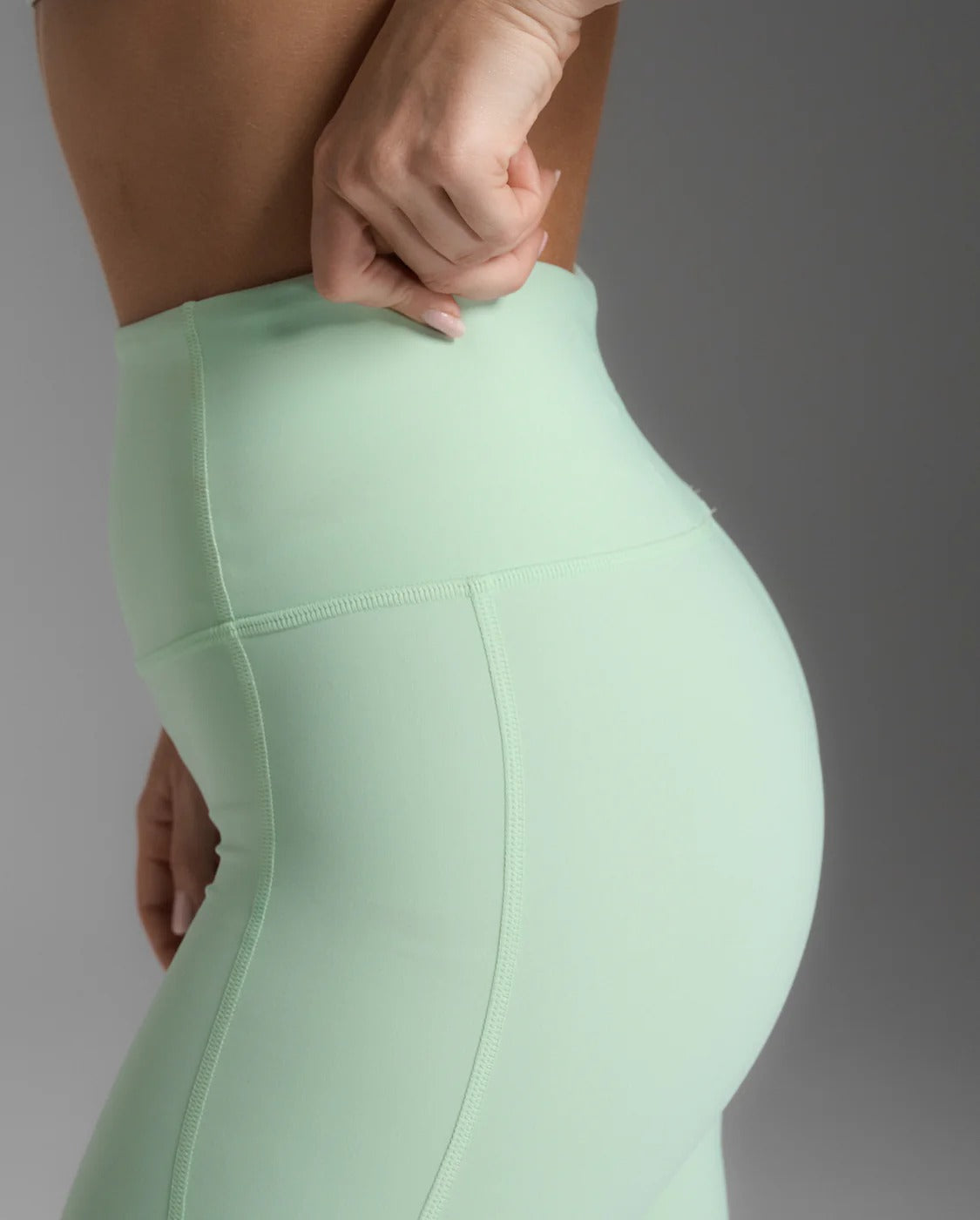 W Form Soft Touch Hi-Rise Compression Tights 女士 全長柔滑高腰手機口袋壓縮褲|淺綠