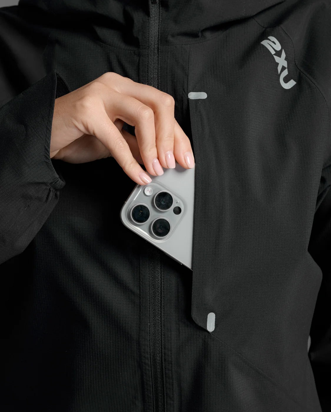 W Ignition Shield Waterproof Jacket 女士 防水保暖防護便攜收納全拉鍊連帽夾克|黑