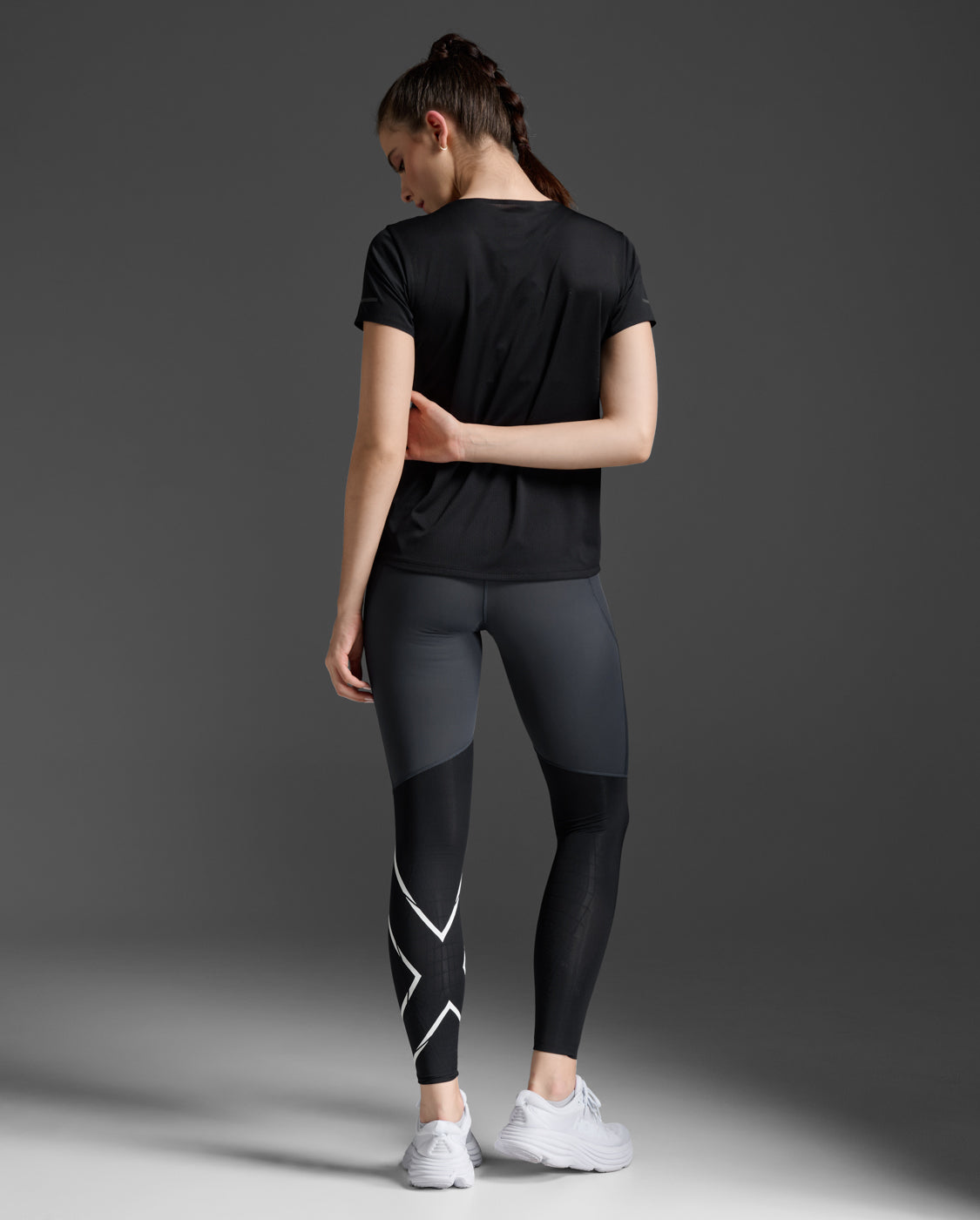 【限時優惠】W Light Speed Tech Tee 女士 輕盈奔馳進階快乾機能輕量舒適運動T恤|黑