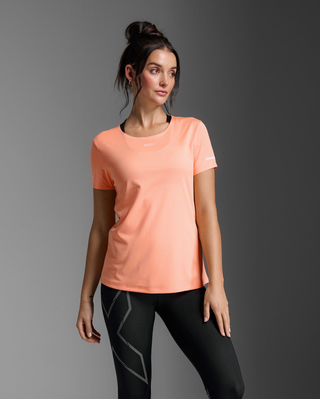 【限時優惠】W Light Speed Tech Tee 女士 輕盈奔馳進階快乾機能輕量舒適運動T恤|粉橘
