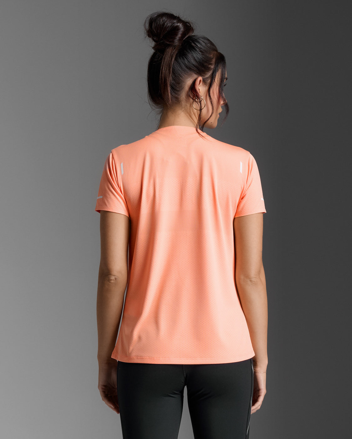 【限時優惠】W Light Speed Tech Tee 女士 輕盈奔馳進階快乾機能輕量舒適運動T恤|粉橘