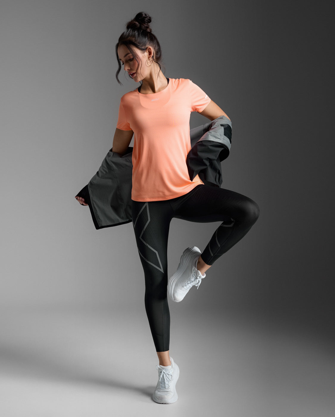 【限時優惠】W Light Speed Tech Tee 女士 輕盈奔馳進階快乾機能輕量舒適運動T恤|粉橘