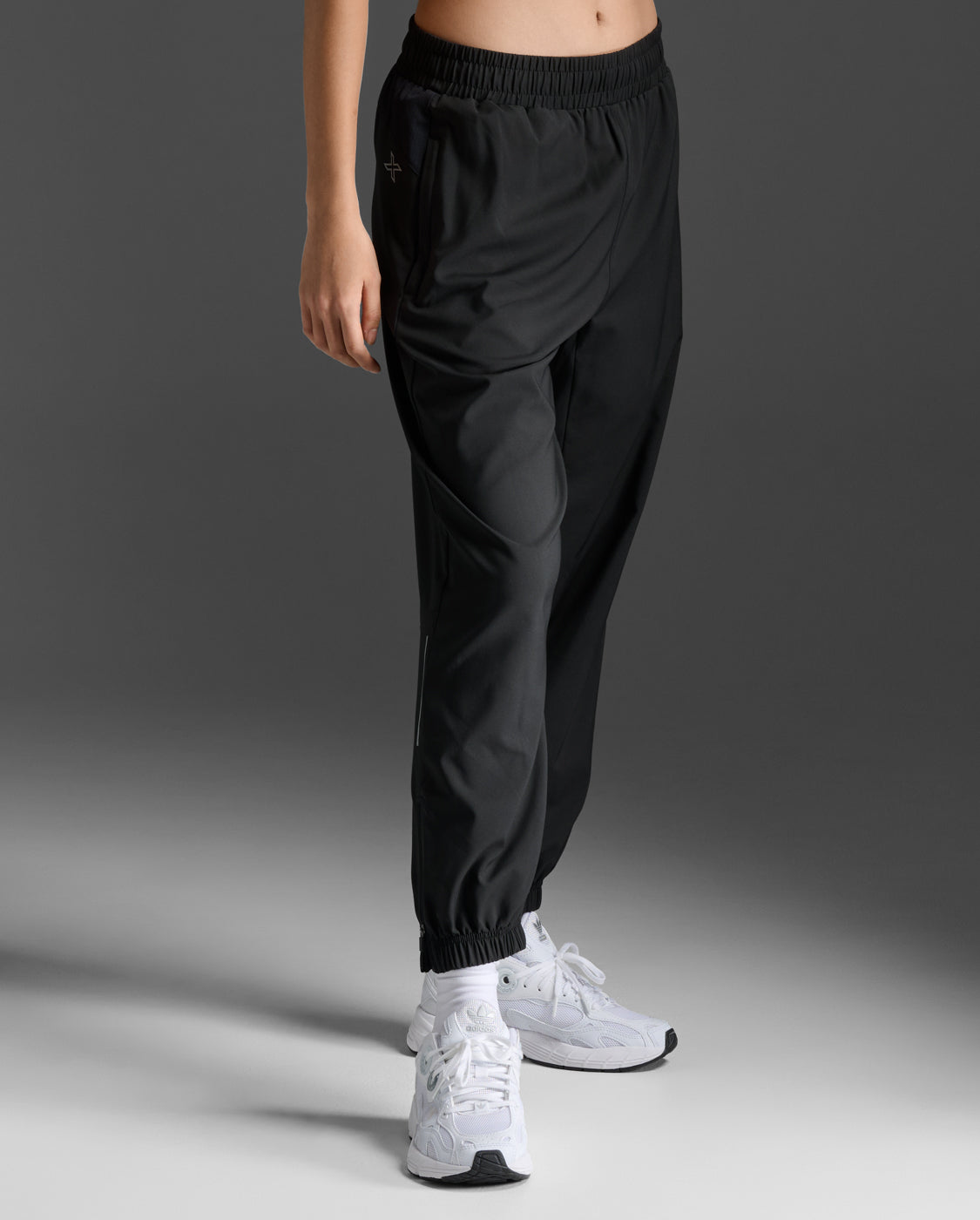 W Aero Hi-Rise Woven Jogger 女士 暢跑高腰輕盈快乾舒適機能長褲|黑