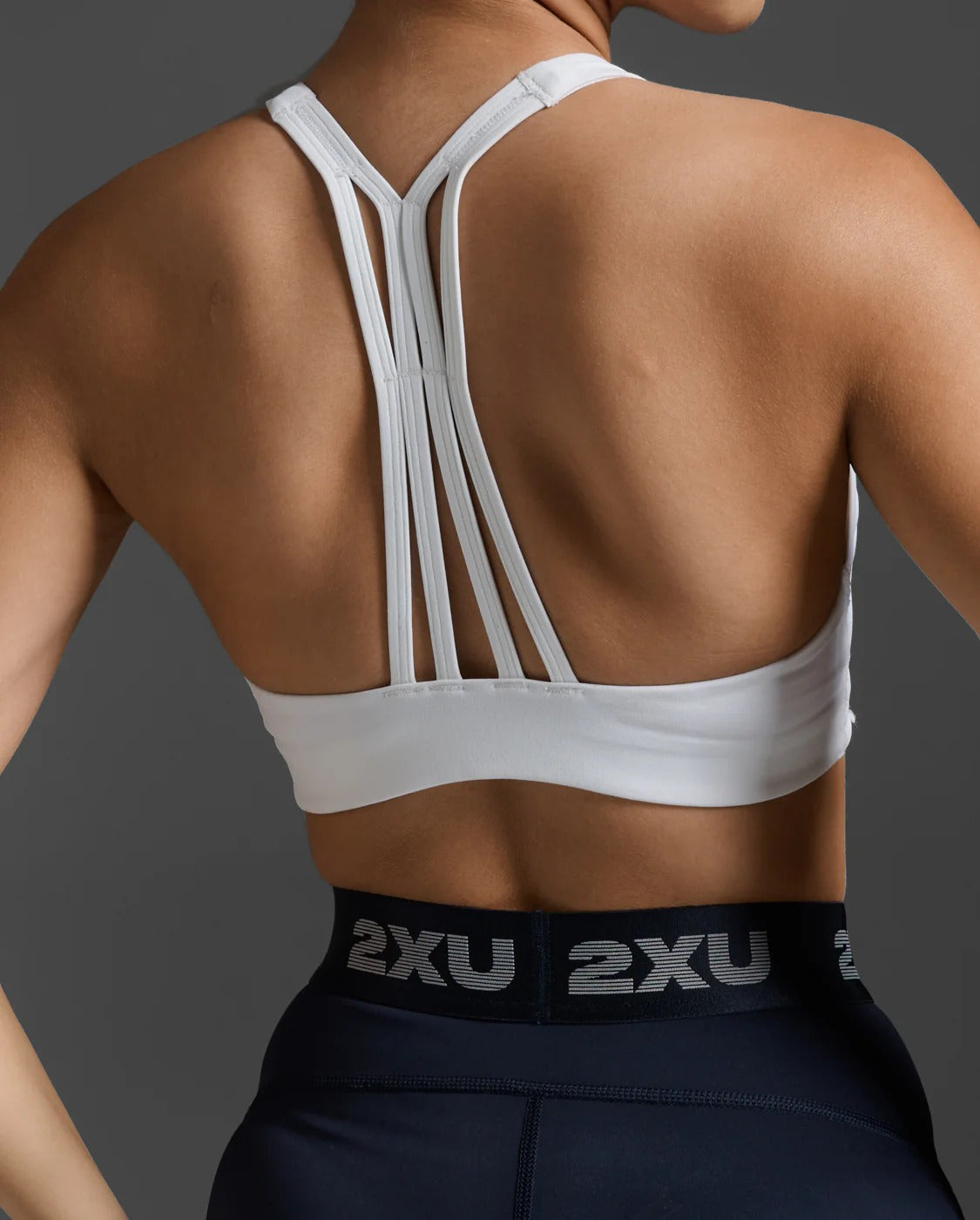 【限時優惠】W Form Strappy Low Impact Bra 女士 吸濕排汗細肩帶低度支撐U型運動內衣|白