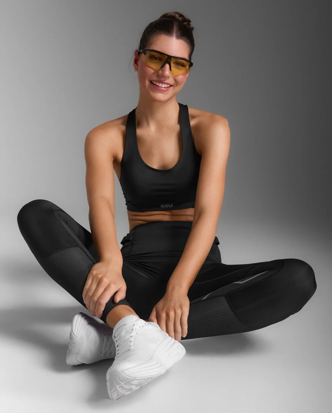 W Aero Mesh Medium Impact Bra 女士 透氣速乾中度支撐可調肩緩震運動內衣|黑
