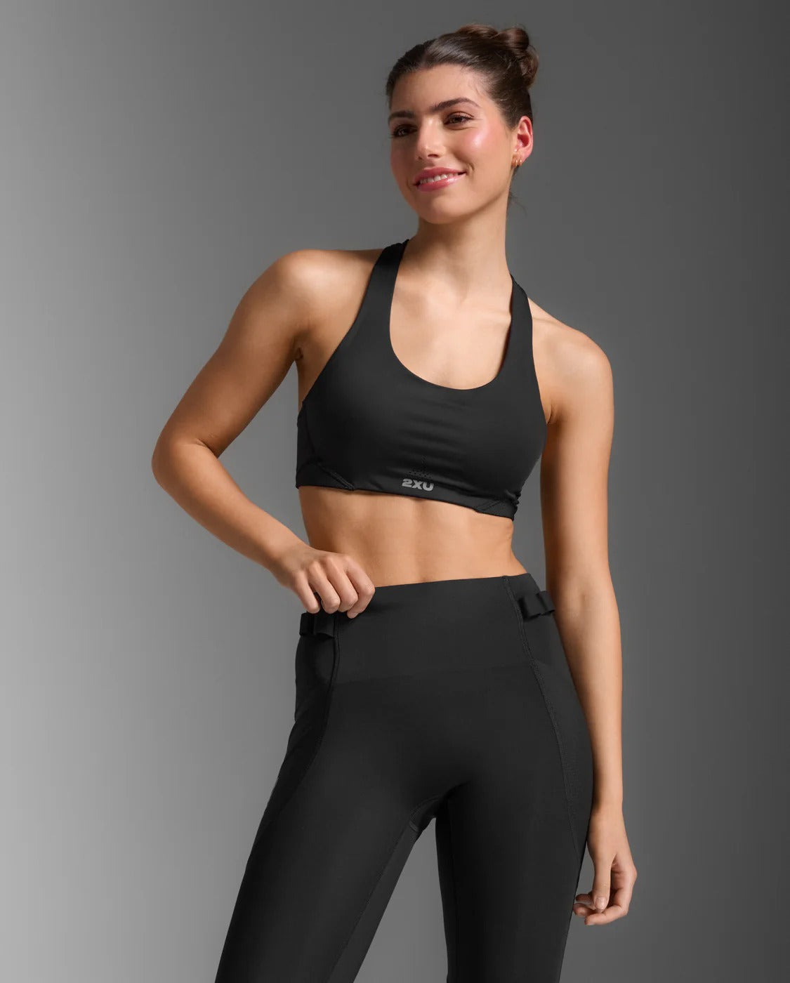 W Aero Mesh Medium Impact Bra 女士 透氣速乾中度支撐可調肩緩震運動內衣|黑