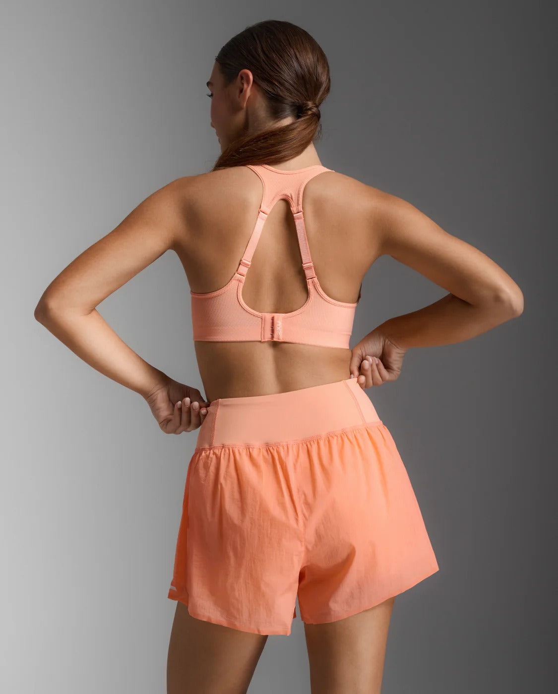 【限時優惠】W Aero Mesh Medium Impact Bra 女士 透氣速乾中度支撐可調肩緩震運動內衣|粉橘