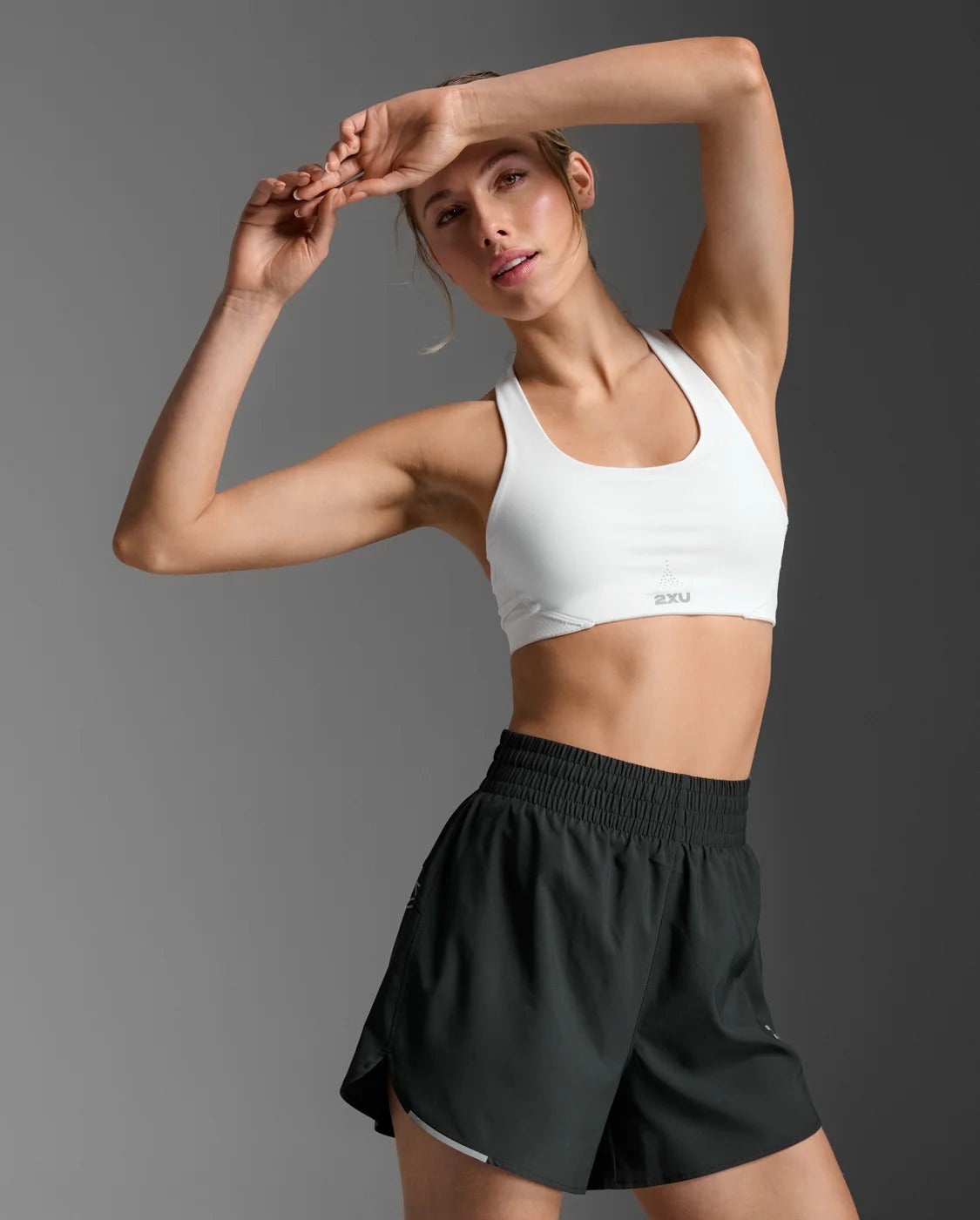 【限時優惠】W Aero Mesh Medium Impact Bra 女士 透氣速乾中度支撐可調肩緩震運動內衣|白