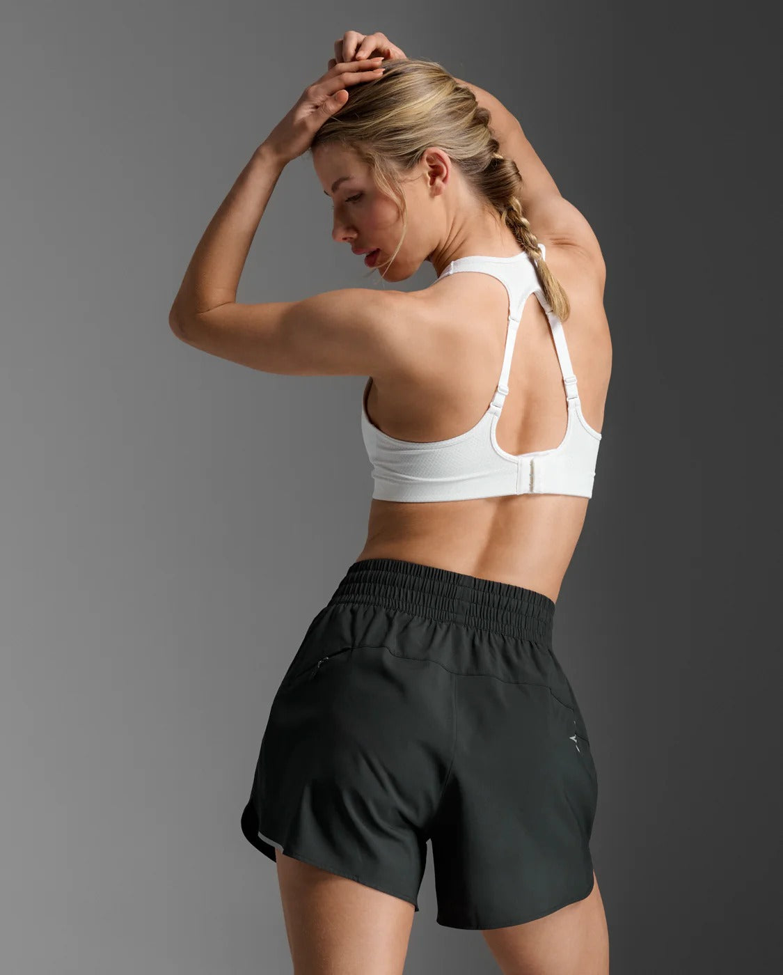 【限時優惠】W Aero Mesh Medium Impact Bra 女士 透氣速乾中度支撐可調肩緩震運動內衣|白