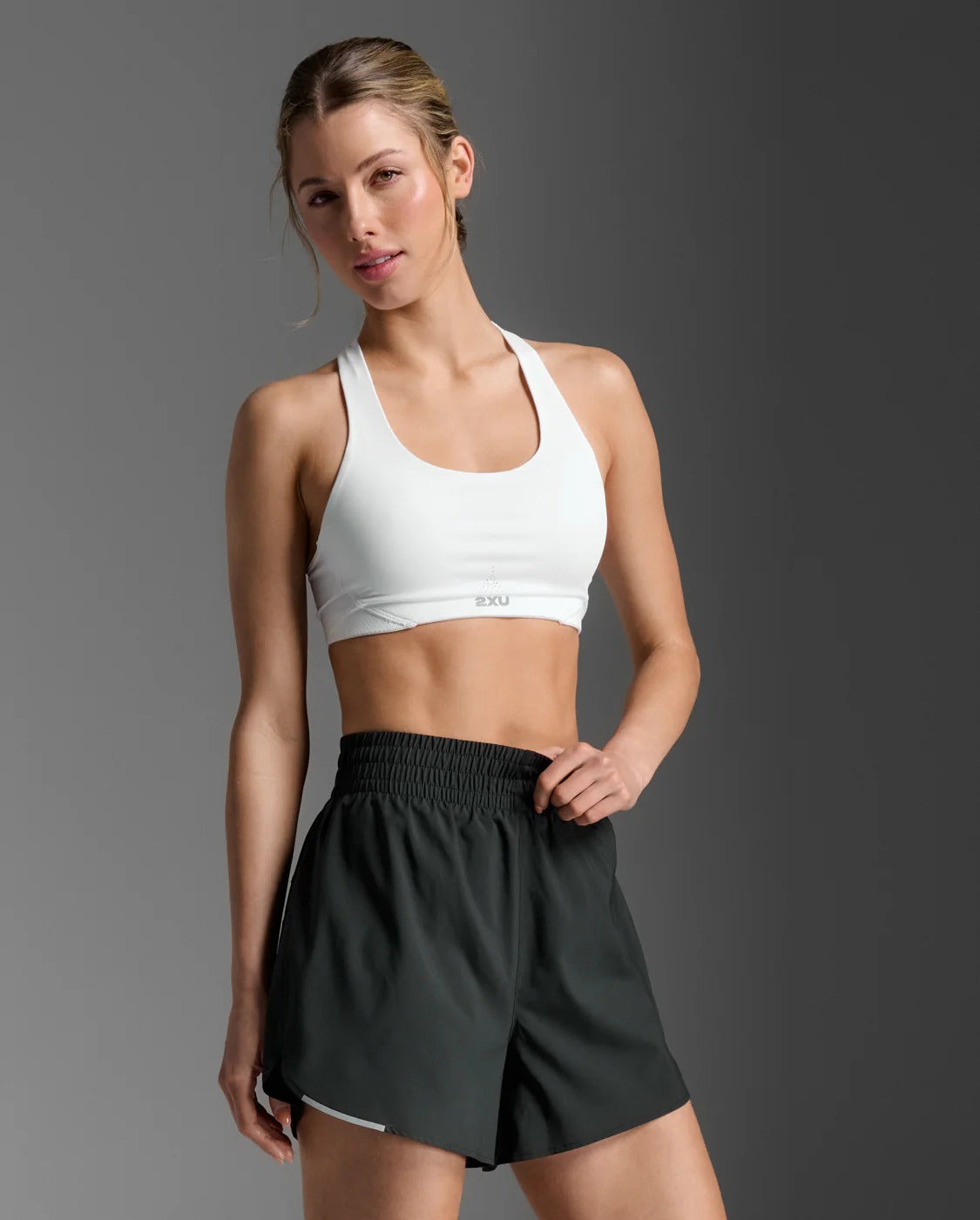 【限時優惠】W Aero Mesh Medium Impact Bra 女士 透氣速乾中度支撐可調肩緩震運動內衣|白