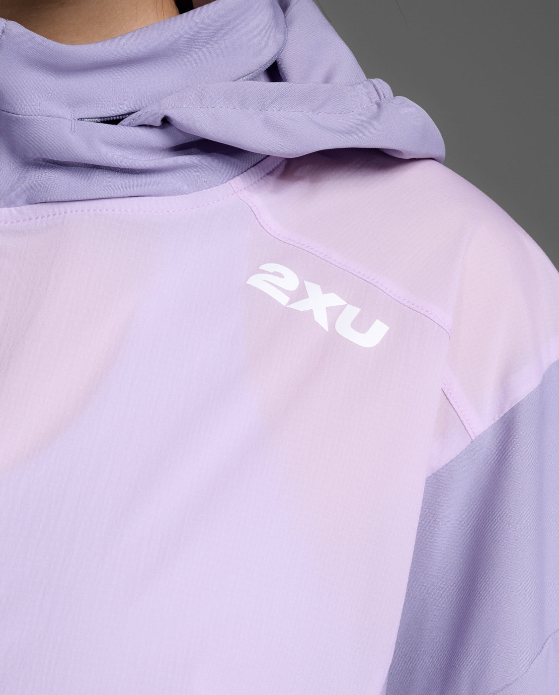 W Aero Sheer Windbreaker 女士 暢跑連帽防風防潑水機能外套 | 淺紫