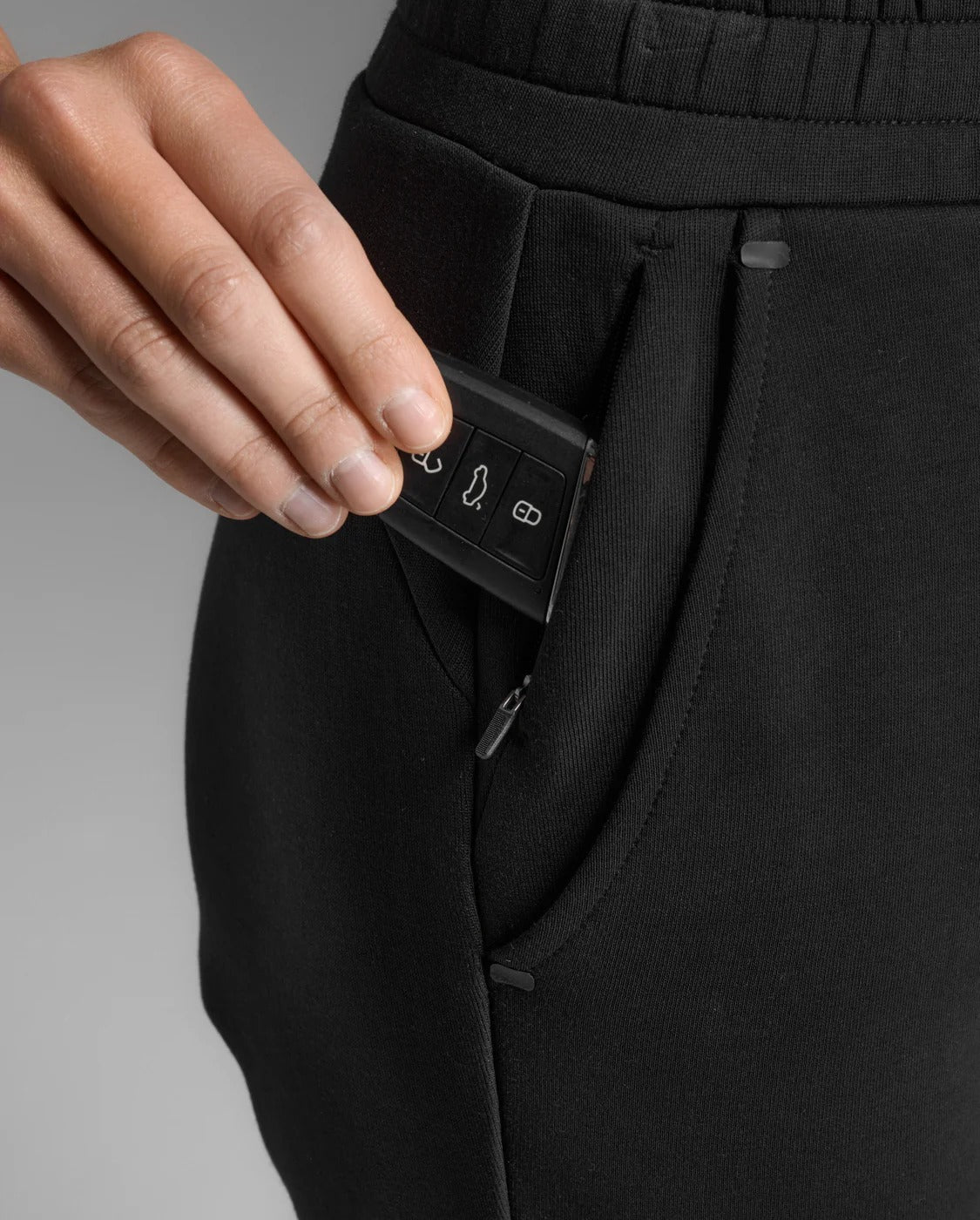 W Commute SmoothSpacer Trackpant 女士 通勤輕柔抽繩腰保暖運動長褲|黑