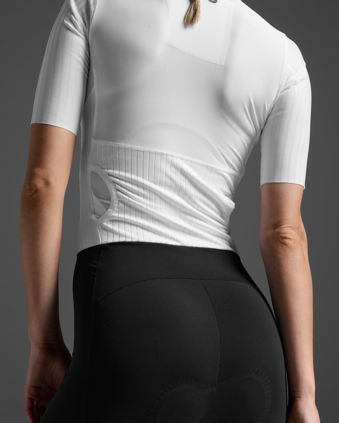 W Light Speed React Sleeved Trisuit 女士 輕盈奔馳進階選手實戰有袖連體三鐵衣|白/黑
