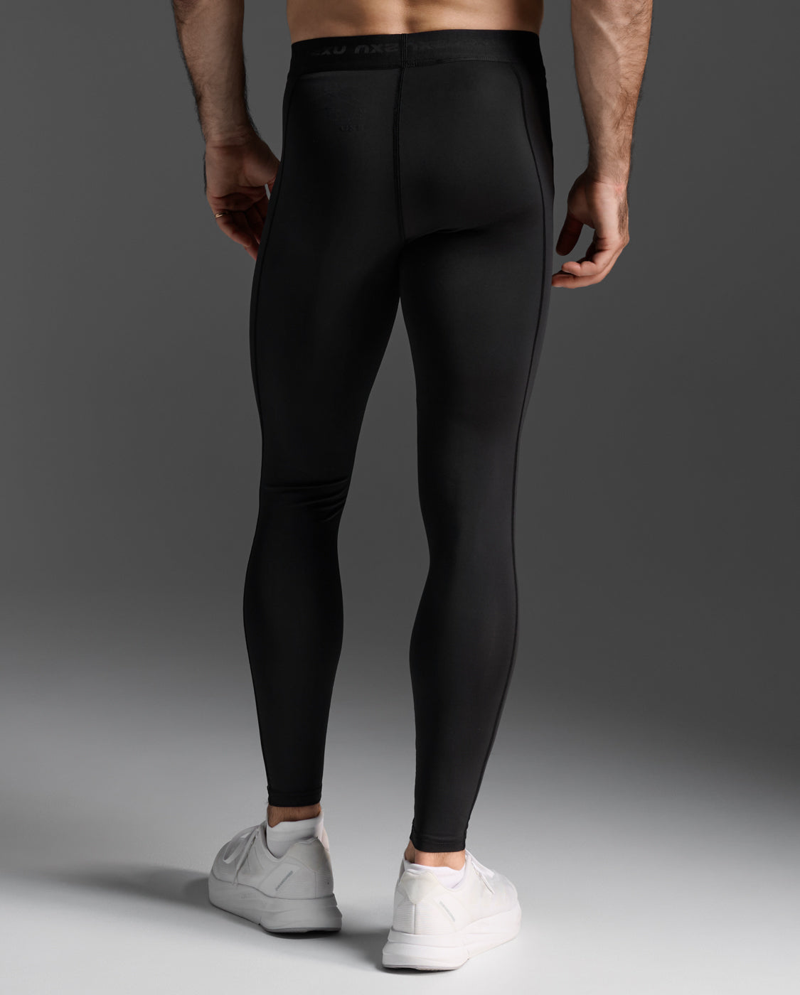 M Base Layer Compression Tights 男士 全長舒適涼感基礎款內搭壓縮褲｜黑