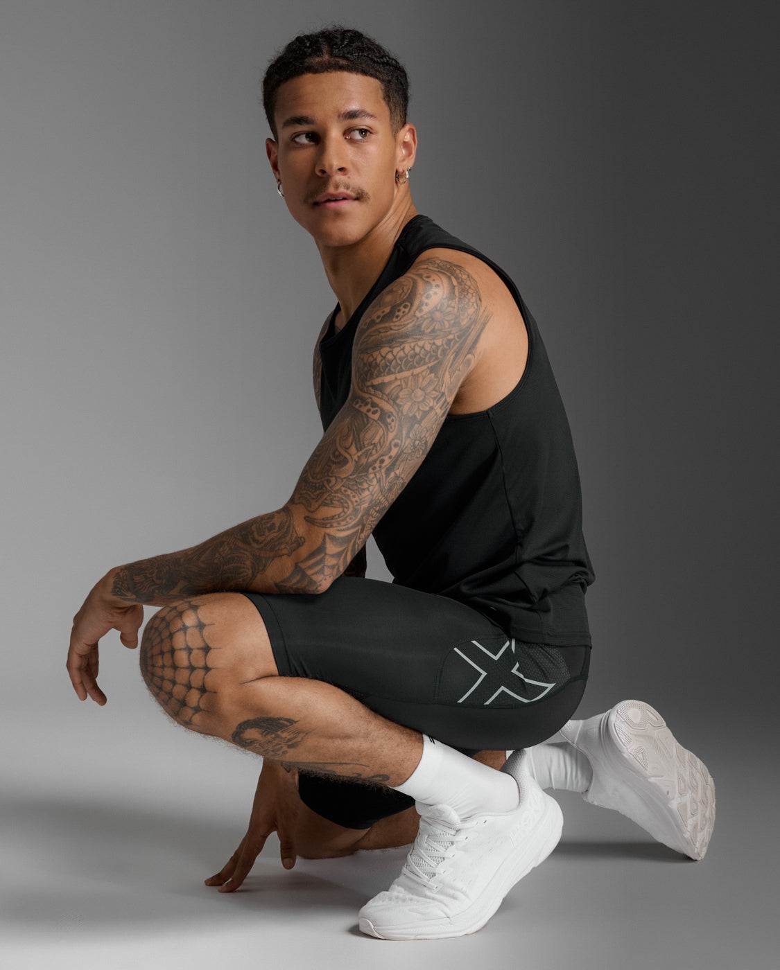 M Aero Mesh Compression Shorts 男士 暢跑多口袋壓縮短褲｜黑
