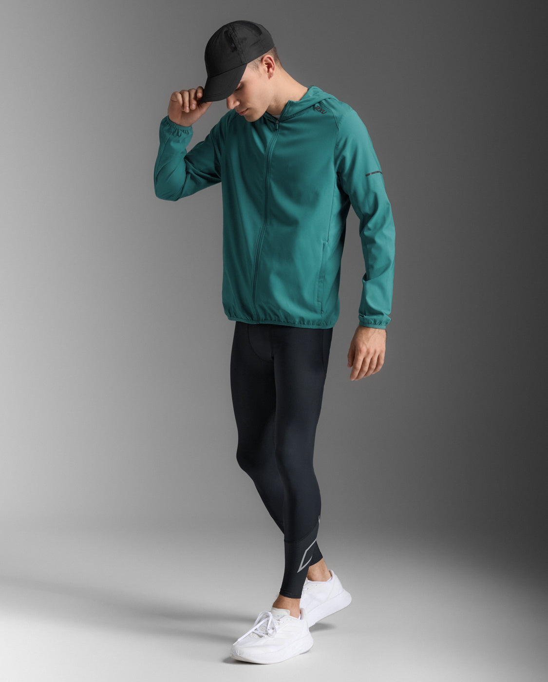 M Aero Jacket 男士 暢跑輕量防潑水機能夾克 | 森林綠