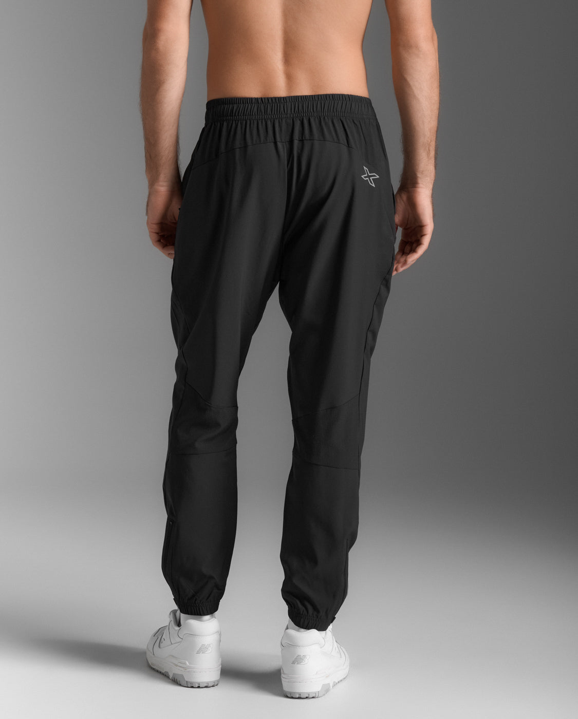 M Aero Woven Jogger 男士 輕盈舒適快乾涼感訓練長褲  | 黑
