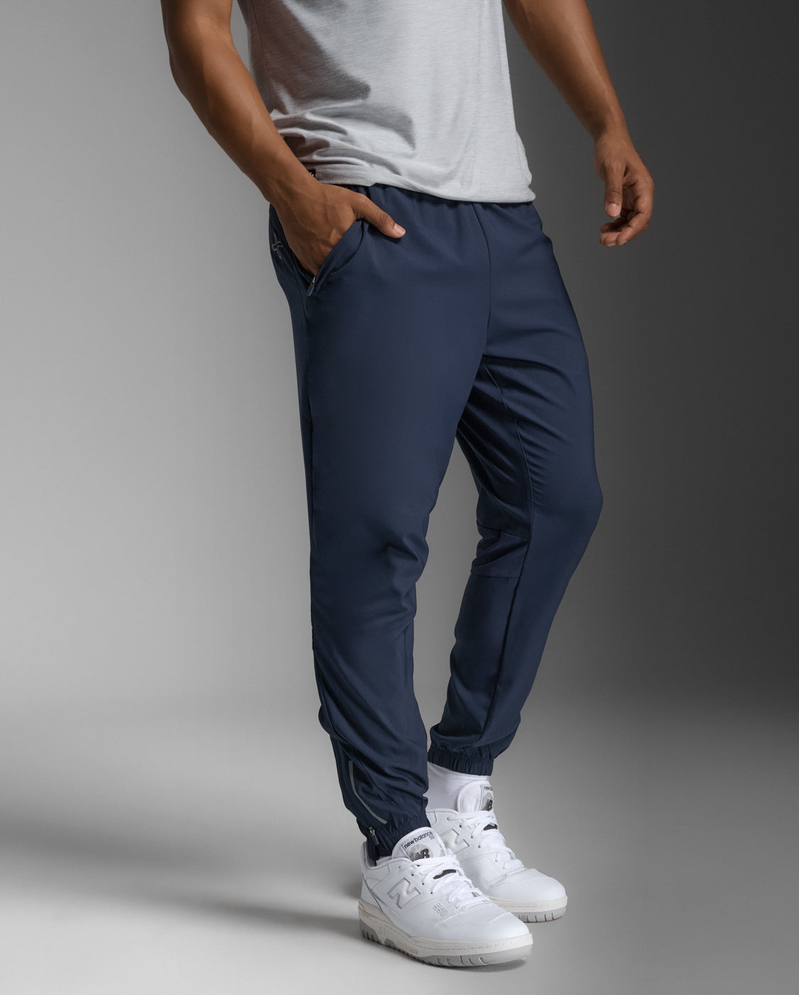 M Aero Woven Jogger 男士 輕盈舒適快乾涼感訓練長褲 | 午夜藍