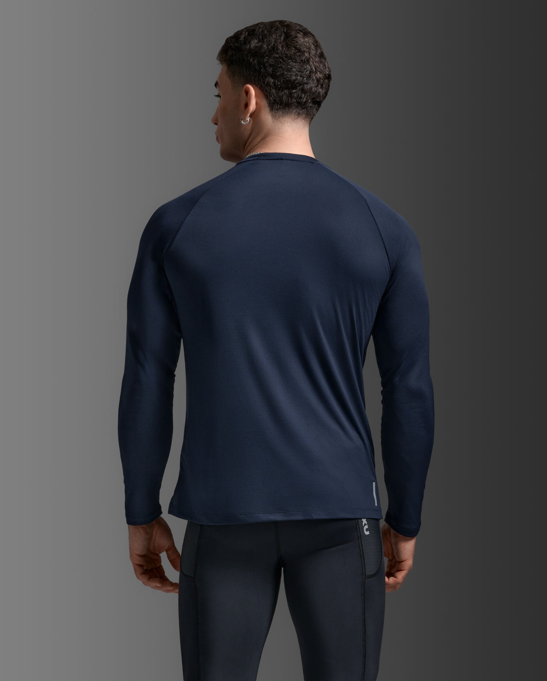 Aero Mesh Long Sleeve 男士 運動長袖上衣｜深藍