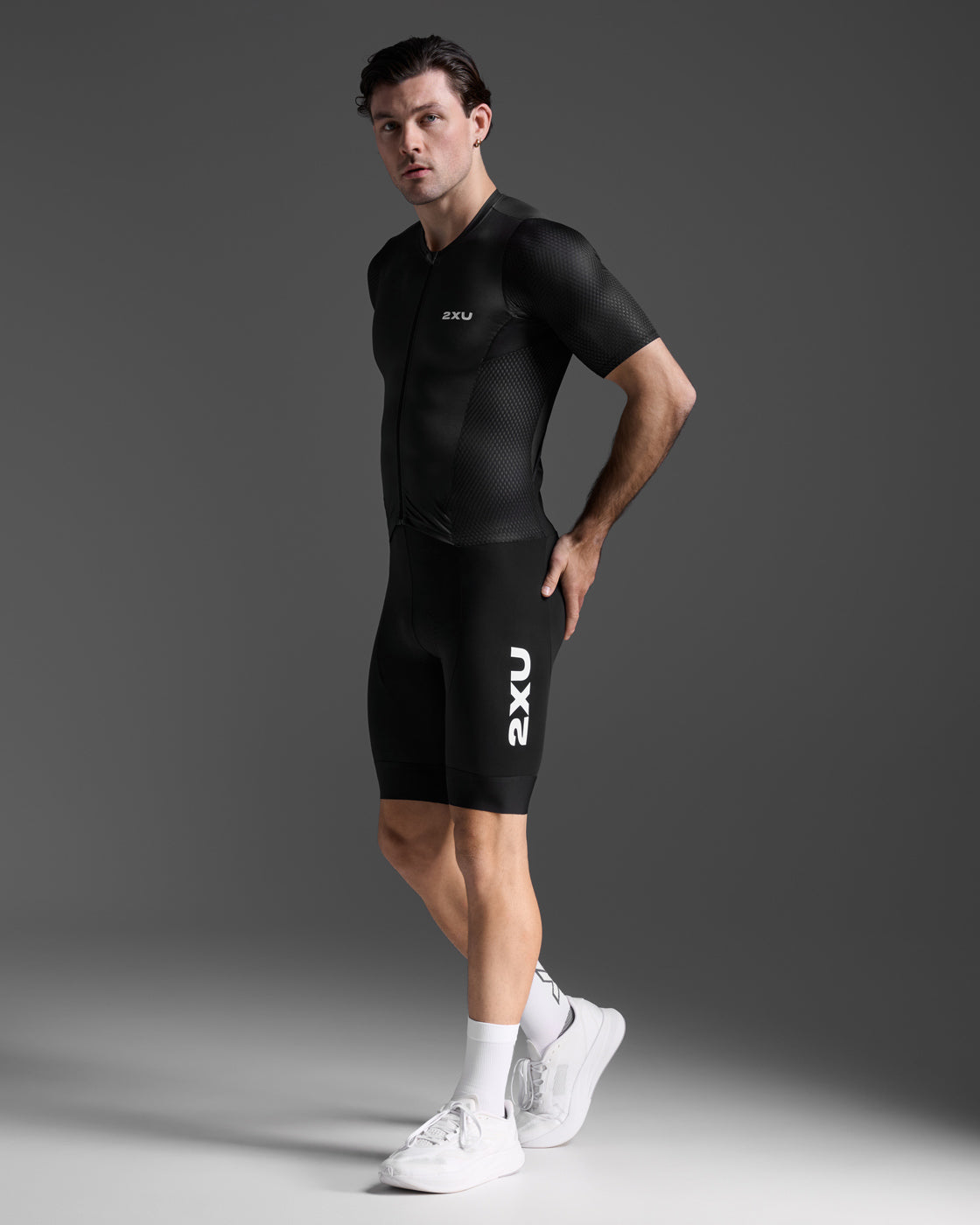 Aero Hex Sleeved Trisuit 男士 暢跑流體動能選手實戰有袖連體三鐵衣｜黑