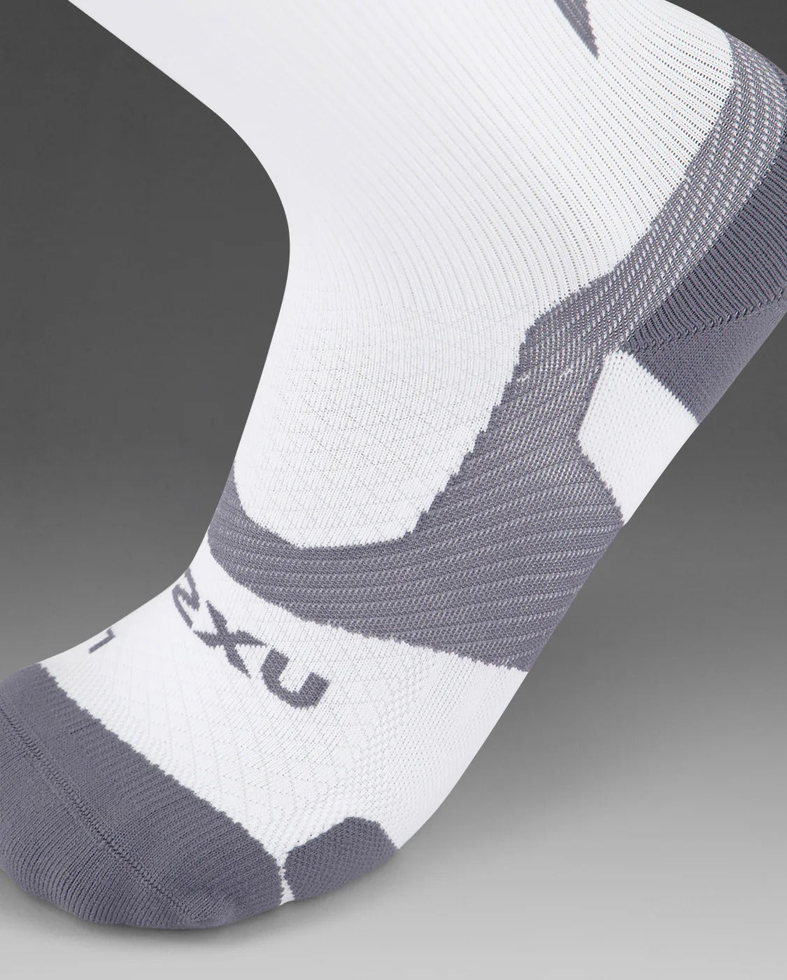 U Vectr Light Cushion Crew Socks 中性 輕量穩定緩震足弓機能中筒襪｜白