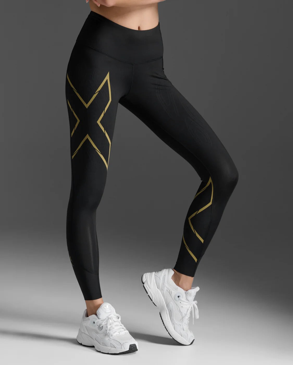 W Light Speed Mid-Rise Compression Tights 女士 全長中腰輕盈奔馳壓縮褲｜黑/金