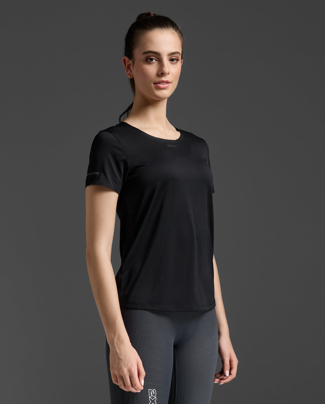 W Light Speed Tech Tee 女士 輕盈奔馳進階快乾機能輕量舒適運動T恤｜黑