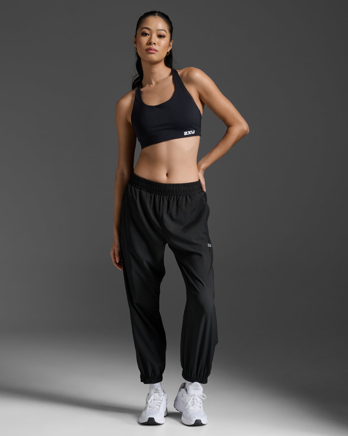 W Aero Hi-Rise Woven Jogger 女士 暢跑高腰輕盈快乾舒適機能長褲｜黑