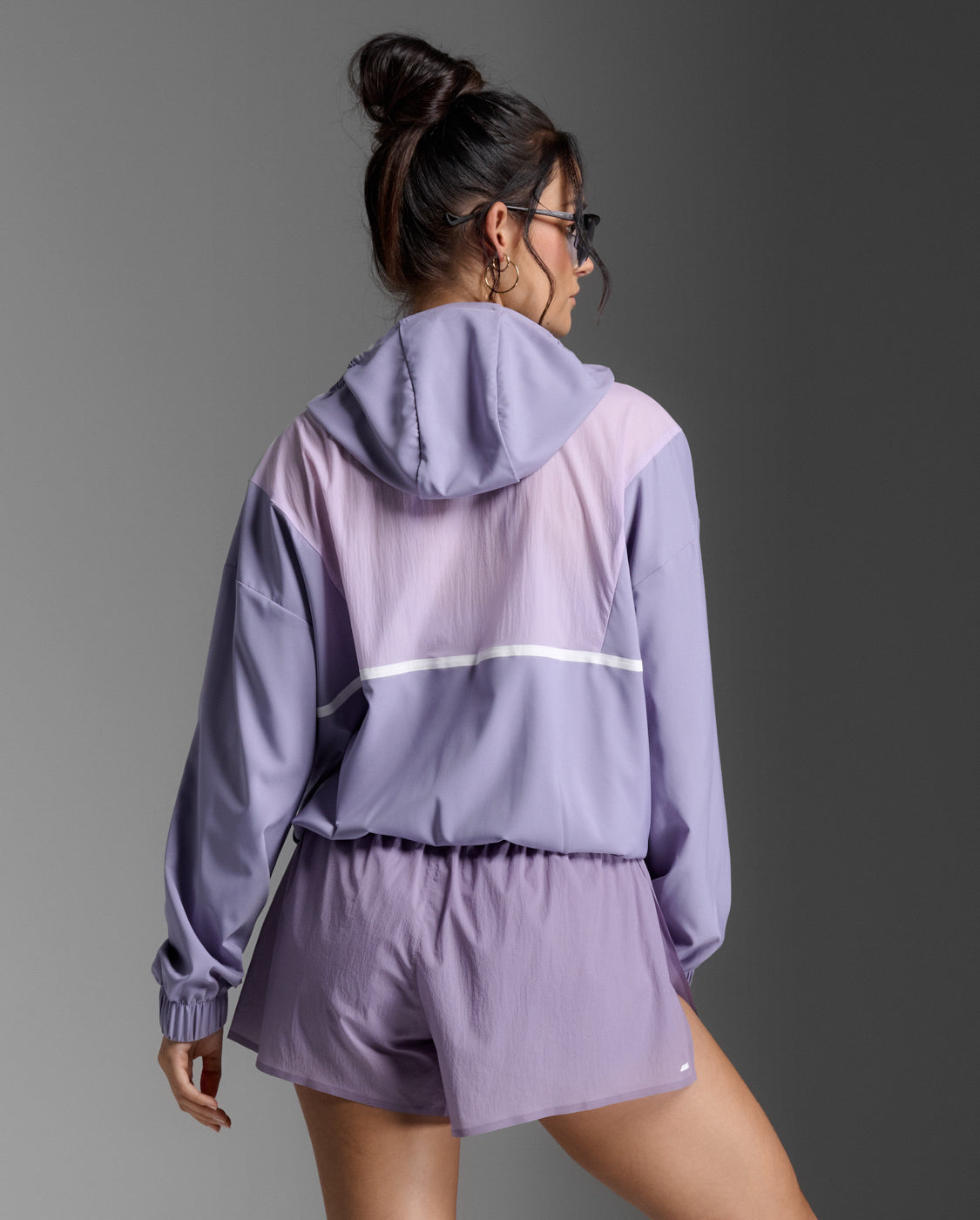 W Aero Sheer Windbreaker 女士 暢跑連帽防風防潑水機能外套 | 淺紫