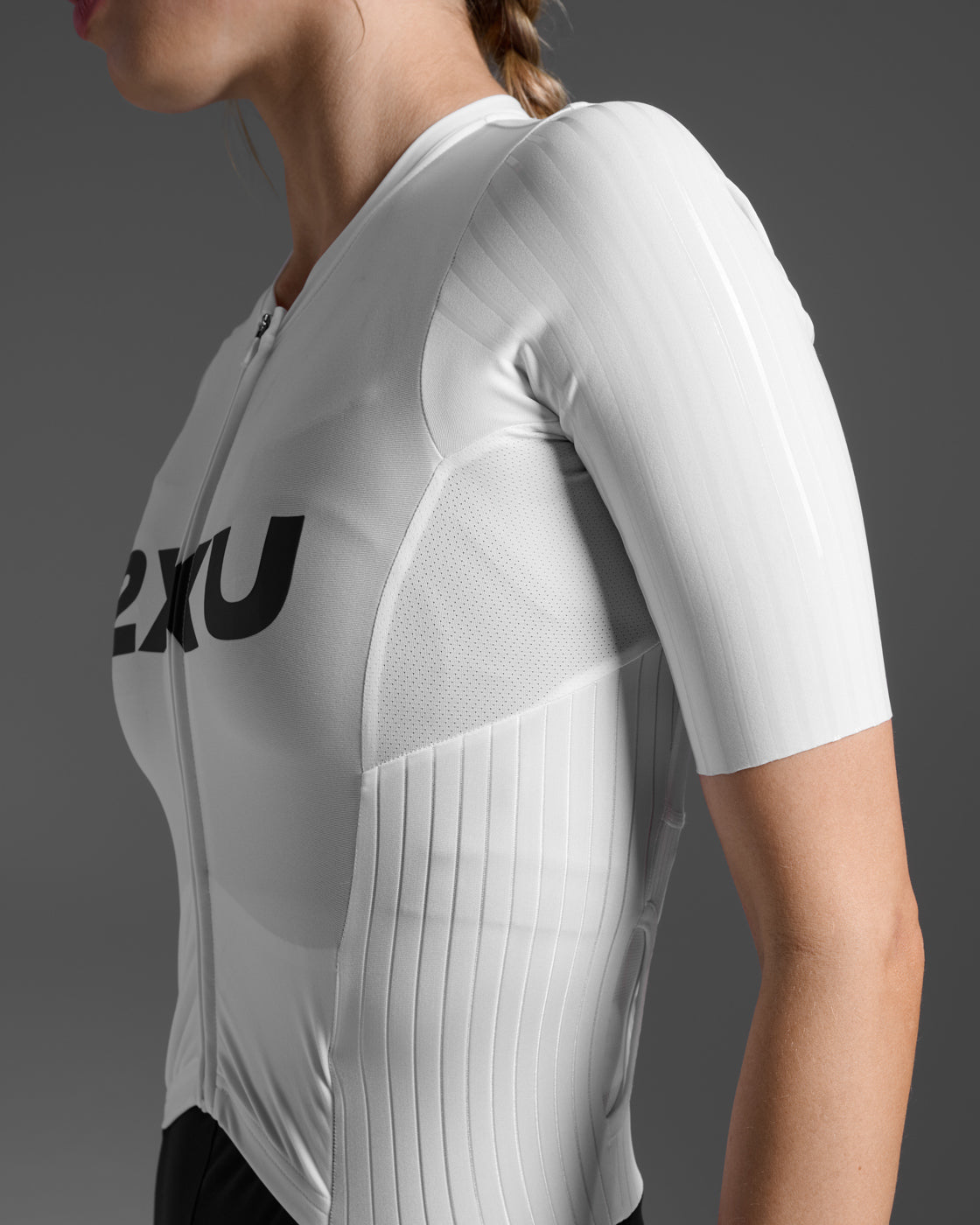 W Light Speed React Sleeved Trisuit 女士 輕盈奔馳進階選手實戰有袖連體三鐵衣｜白/黑