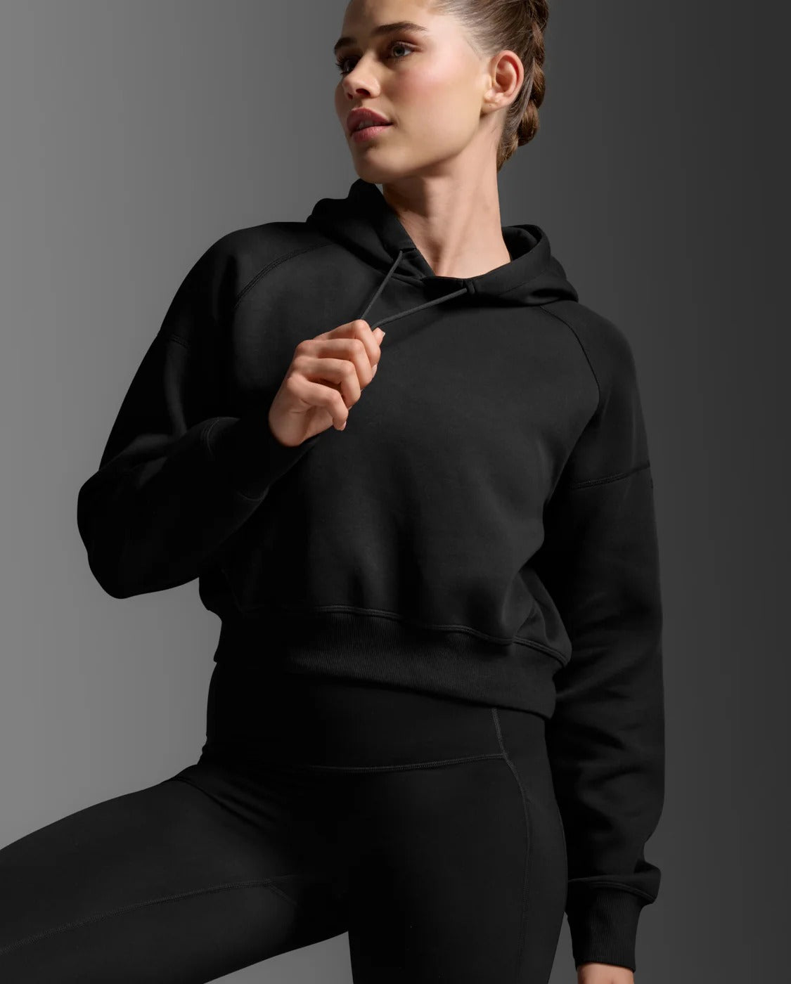 W Form Smooth Spacer Crop Hoodie 女士 舒適輕柔保暖短版機能連帽上衣｜黑